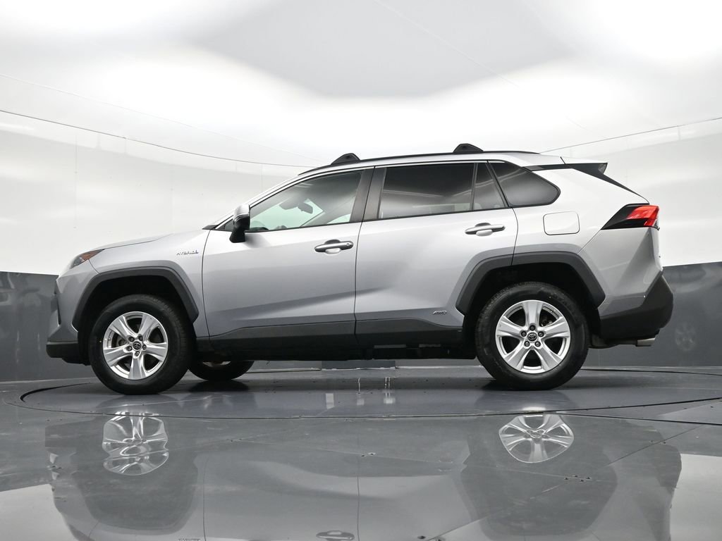 Used 2021 Toyota RAV4 LE image 25