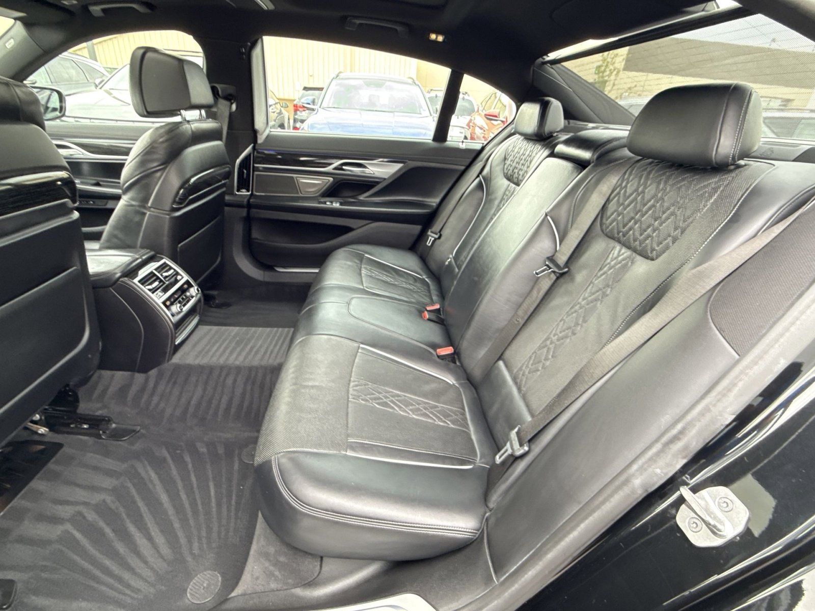 Used 2022 BMW 740i xDrive w/ M Sport Package AWD/4WD image 25