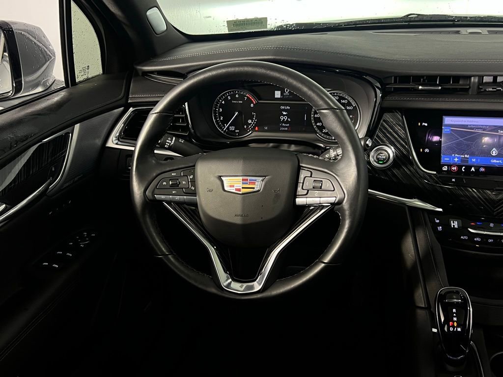 Used 2025 Cadillac XT6 Premium Luxury image 13