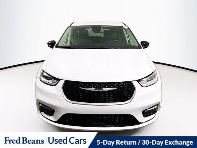 Used 2024 Chrysler Pacifica Limited FWD image 2
