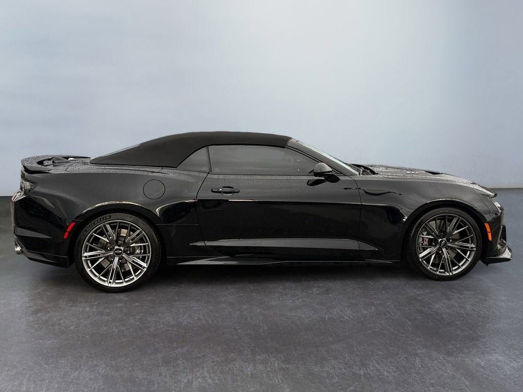 Used 2022 Chevrolet Camaro ZL1 image 2