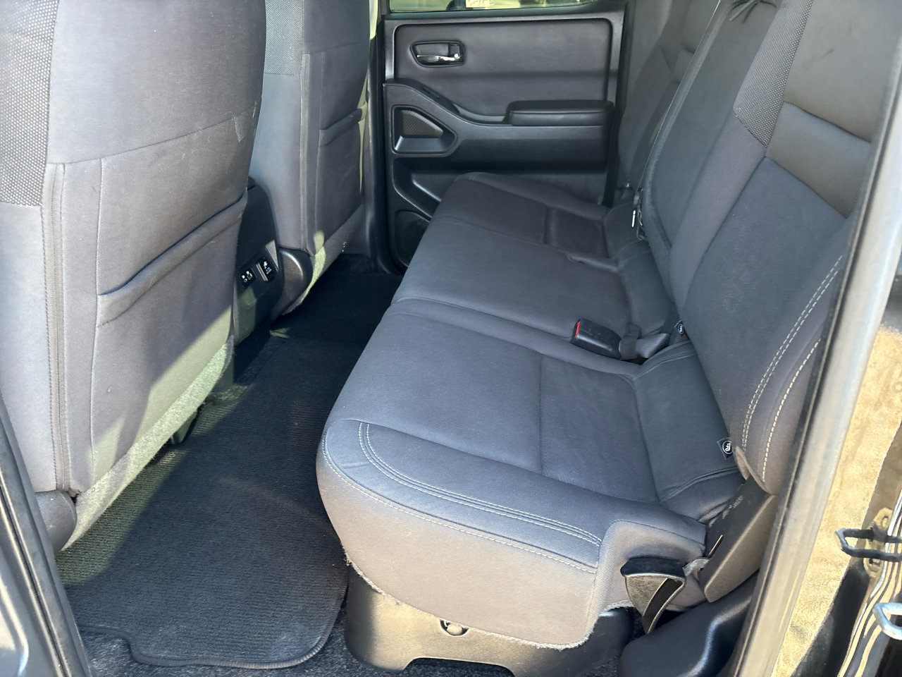 Used 2022 Nissan Frontier SV image 21