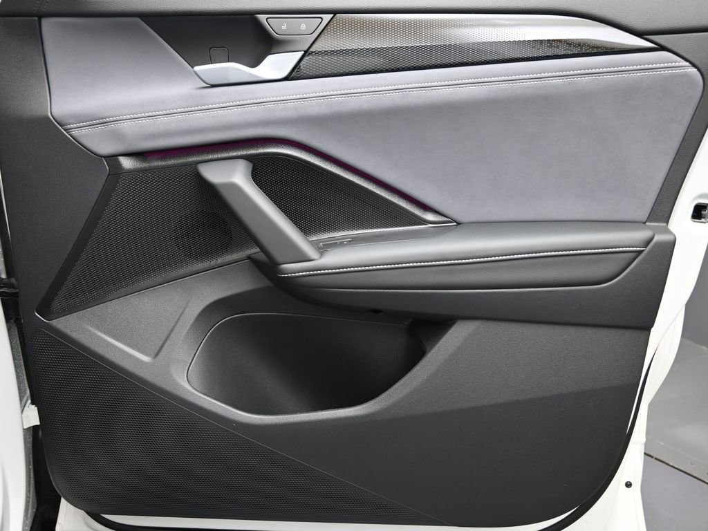 New 2026 Volkswagen Tiguan SE R-Line image 11