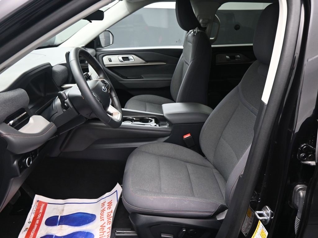 Certified 2025 Ford Explorer Active image 21