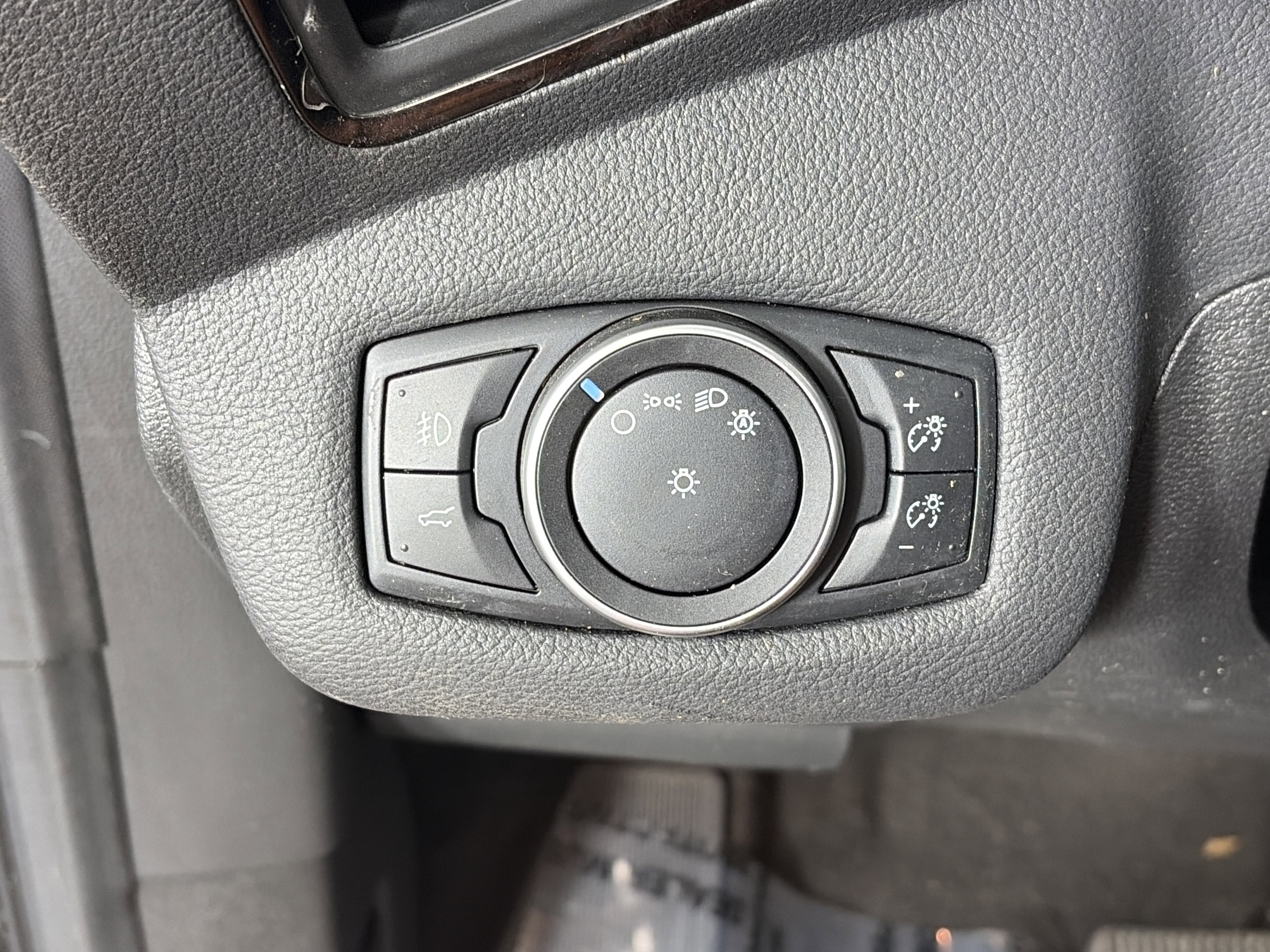 Used 2018 Ford Escape SEL AWD/4WD image 27