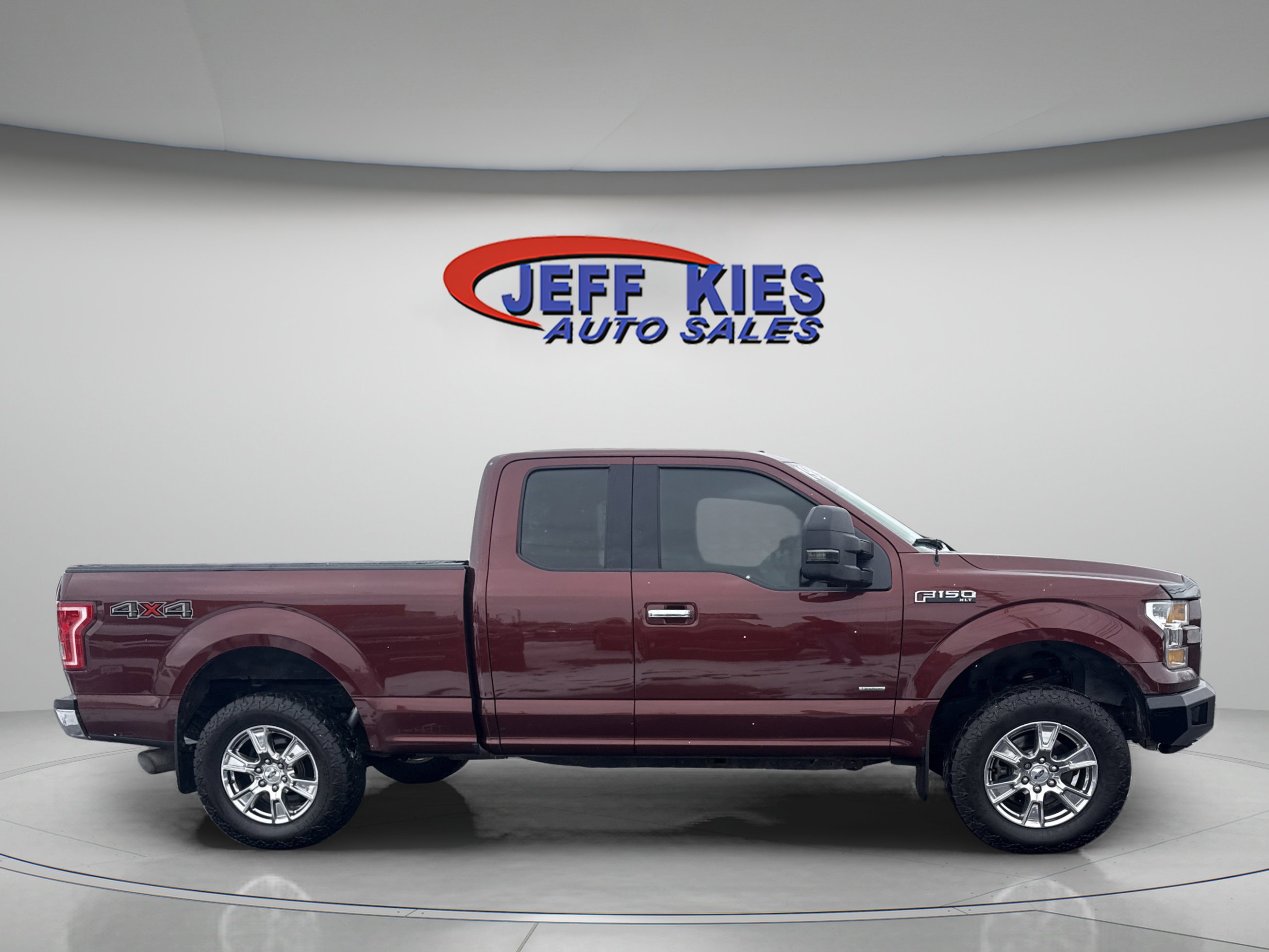 Used 2017 Ford F150 XLT w/ Equipment Group 302A Luxury image 4