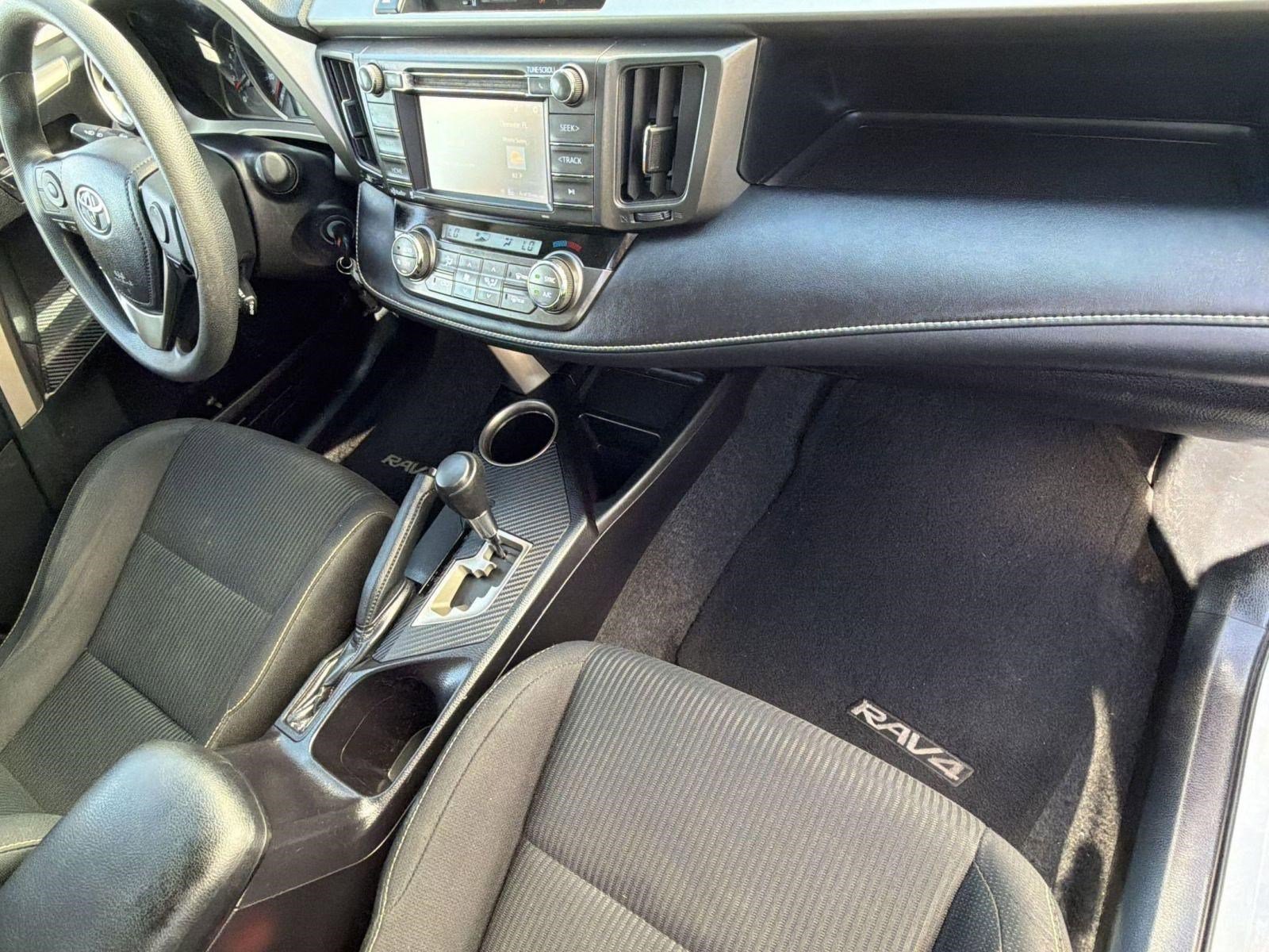 Used 2015 Toyota RAV4 XLE image 34