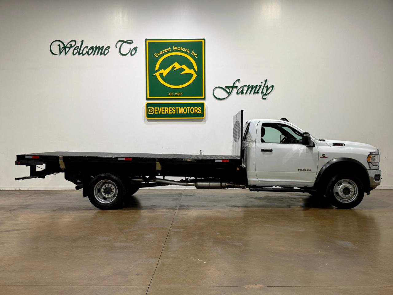 Used 2023 RAM 4500 SLT w/ Quick Order Package 2YG SLT AWD/4WD image 9