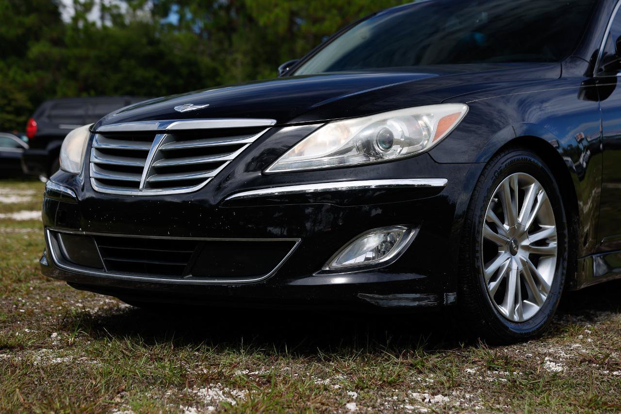 Used 2013 Hyundai Genesis 3.8 w/ Premium Pkg RWD image 24