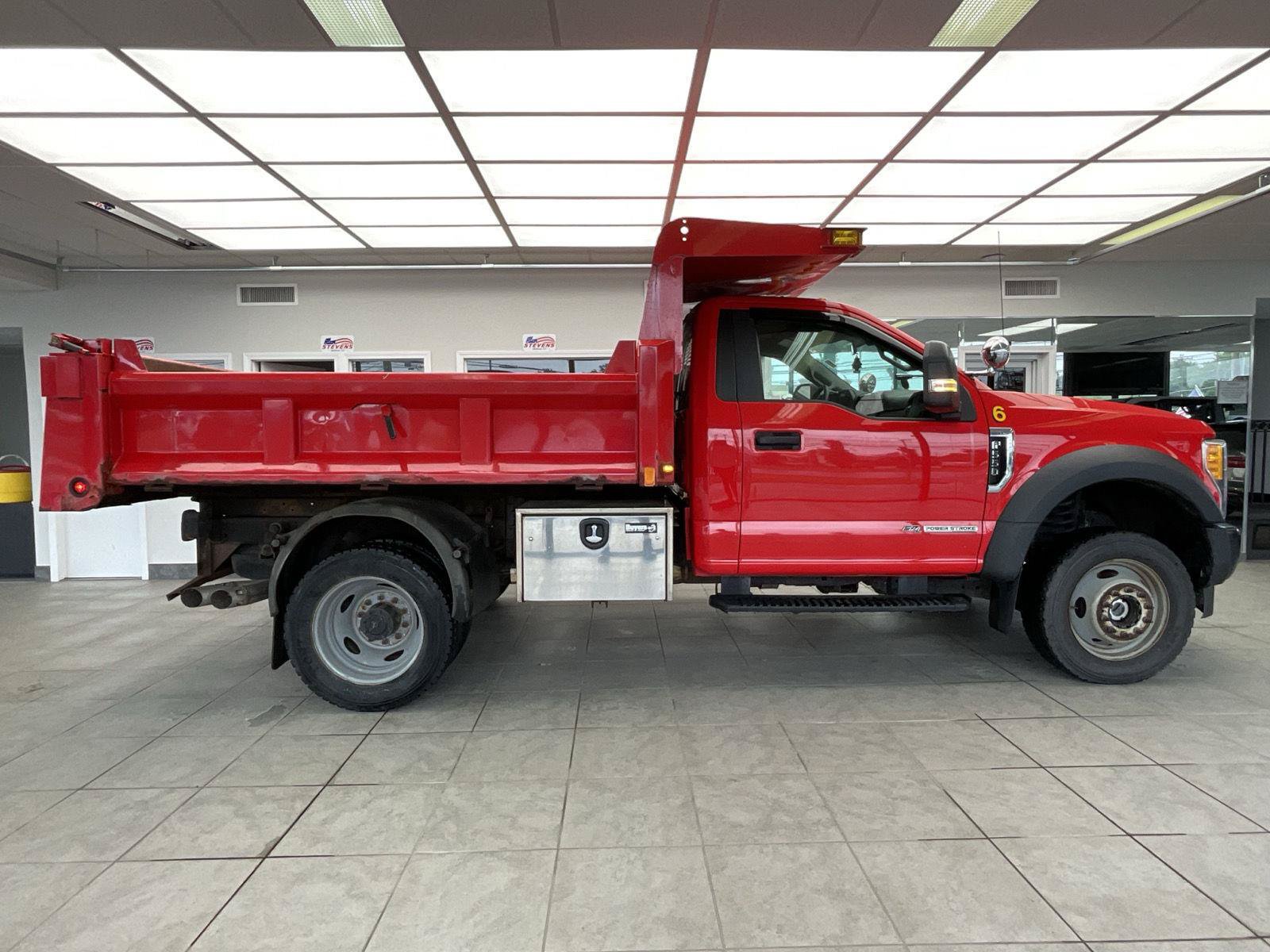 Used 2017 Ford F550 4x4 Regular Cab Super Duty image 4