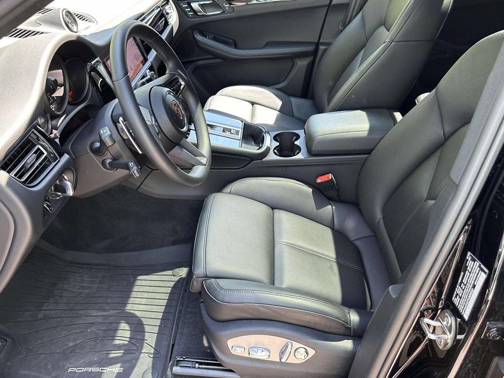 Certified 2026 Porsche Macan AWD/4WD image 20