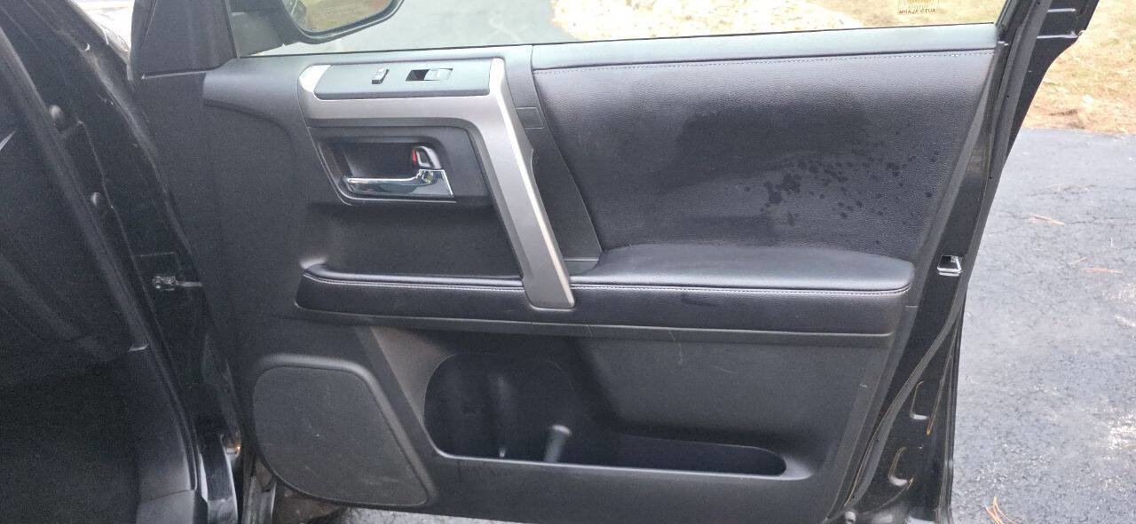 Used 2017 Toyota 4Runner SR5 image 17