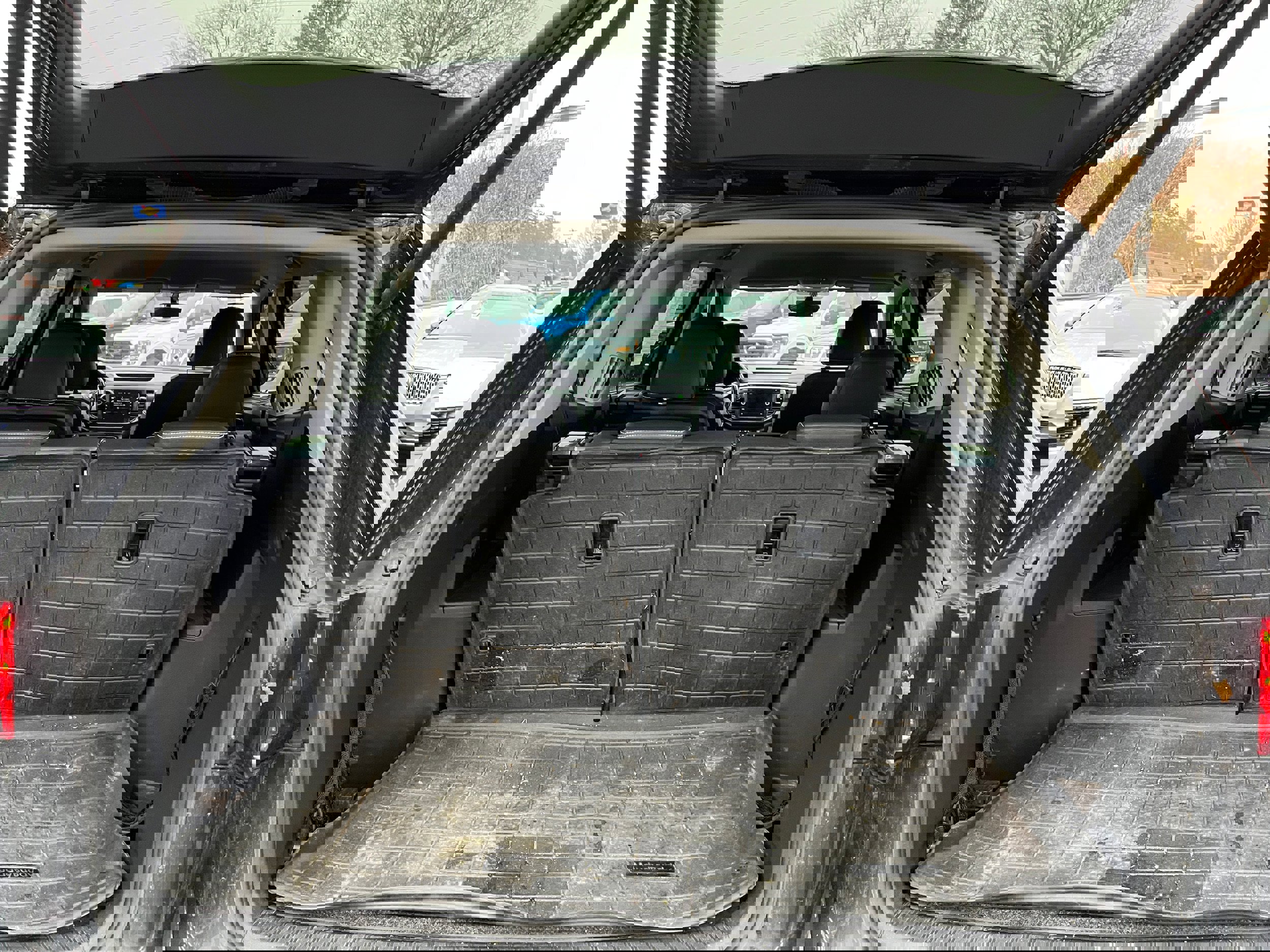 Used 2021 Volkswagen Atlas SE image 14