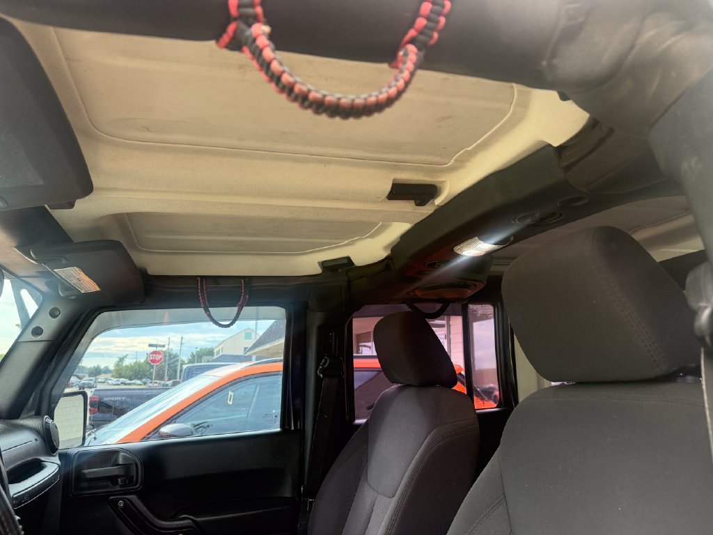Used 2013 Jeep Wrangler Unlimited Sport w/ Connectivity Group AWD/4WD image 4