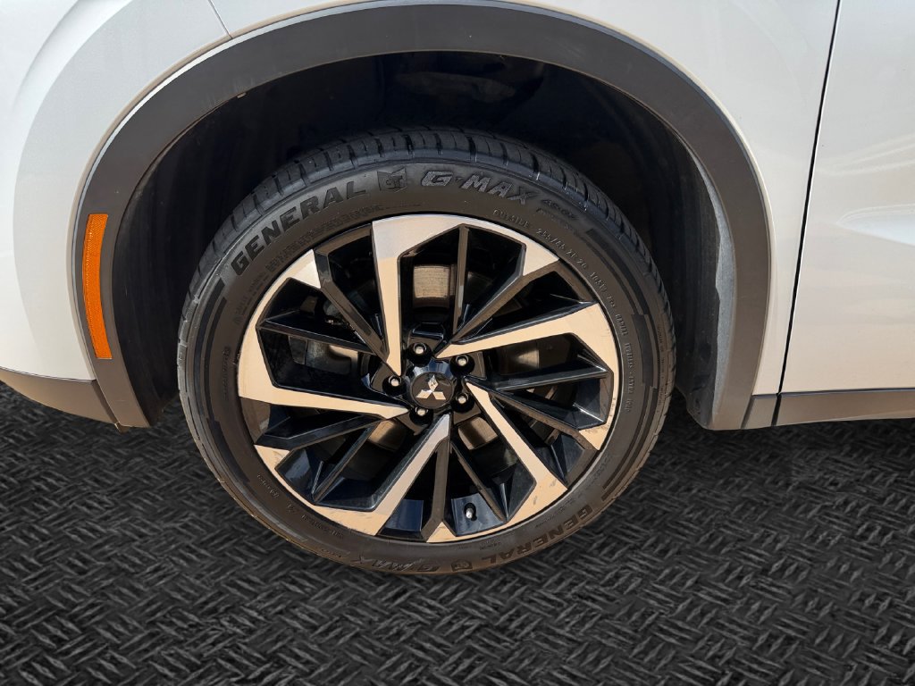 Used 2022 Mitsubishi Outlander SE AWD/4WD image 11