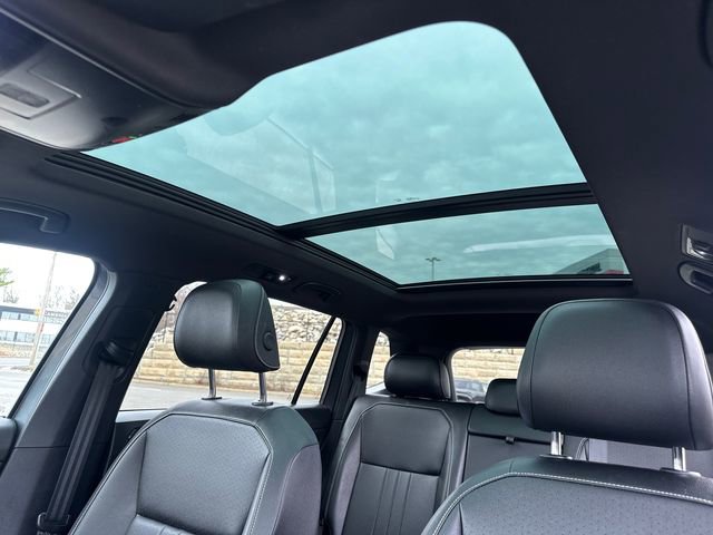 Used 2023 Volkswagen Tiguan SE R-Line AWD/4WD image 44