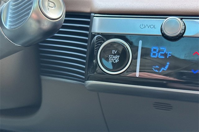 Used 2024 Hyundai Ioniq 5 Limited image 30