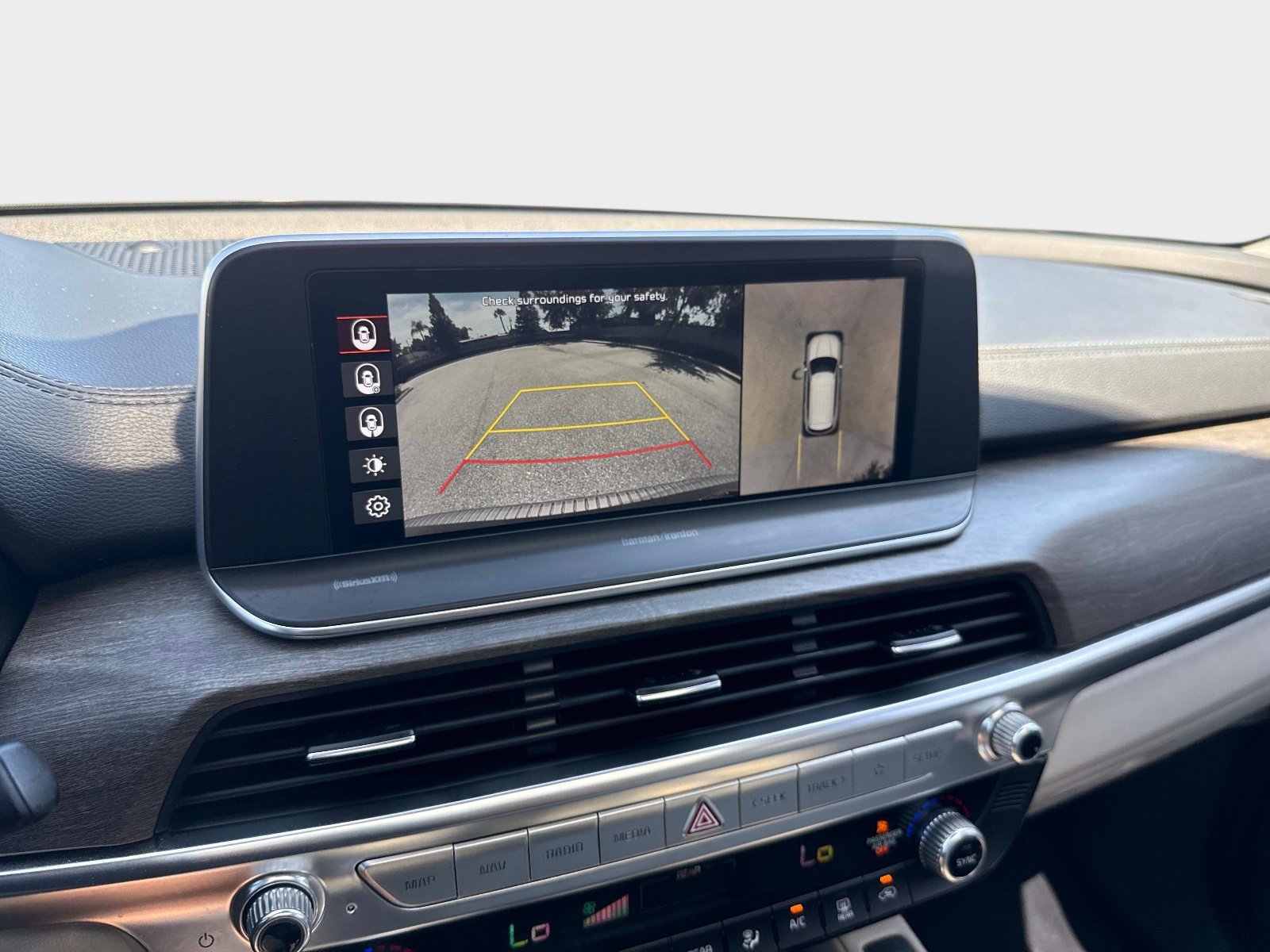 Used 2020 Kia Telluride SX w/ Towing Package FWD image 25