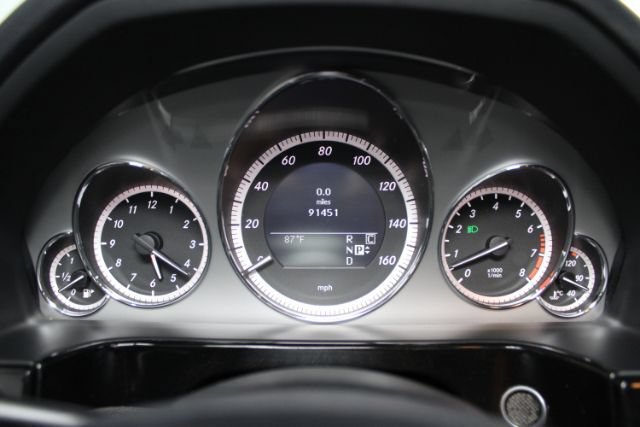Used 2010 Mercedes-Benz E 550 Sedan w/ Premium 1 Pkg image 25