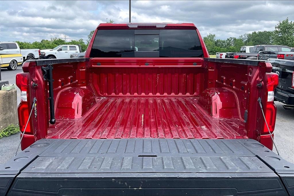 Used 2022 Chevrolet Silverado 1500 LTZ w/ LTZ Premium Package AWD/4WD image 9