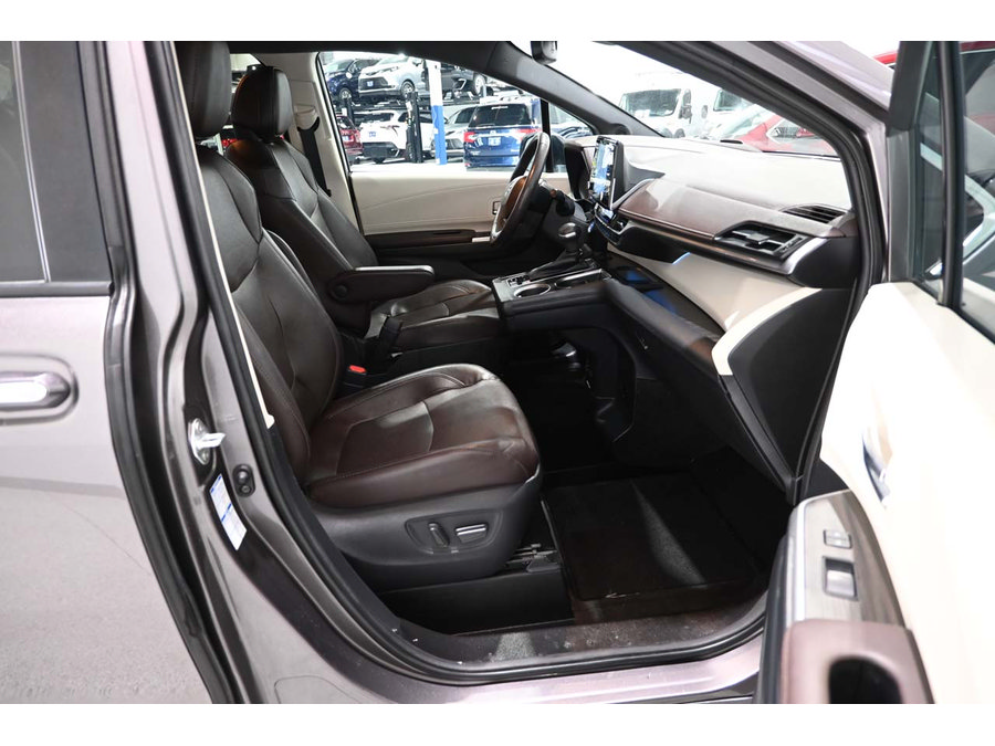 Used 2022 Toyota Sienna Platinum AWD/4WD image 15