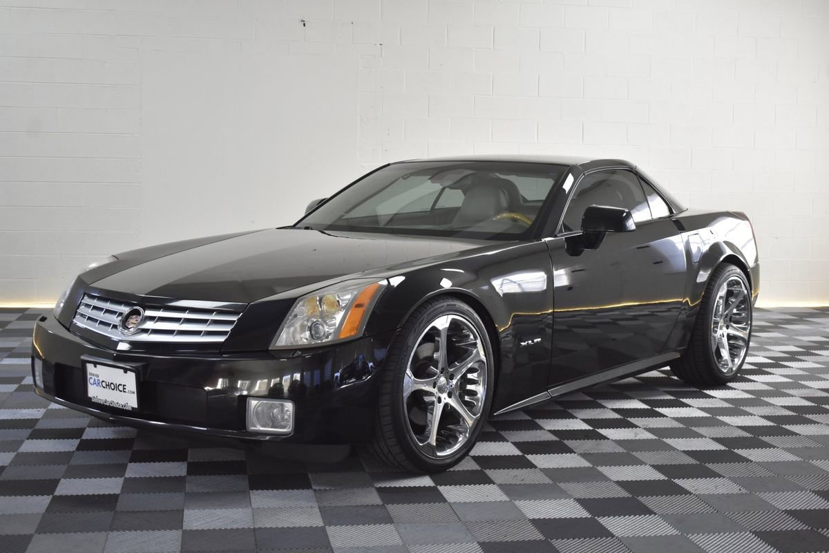 Used 2005 Cadillac XLR image 30