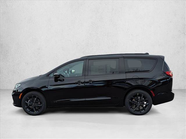New 2026 Chrysler Pacifica Select w/ S Appearance Package image 4