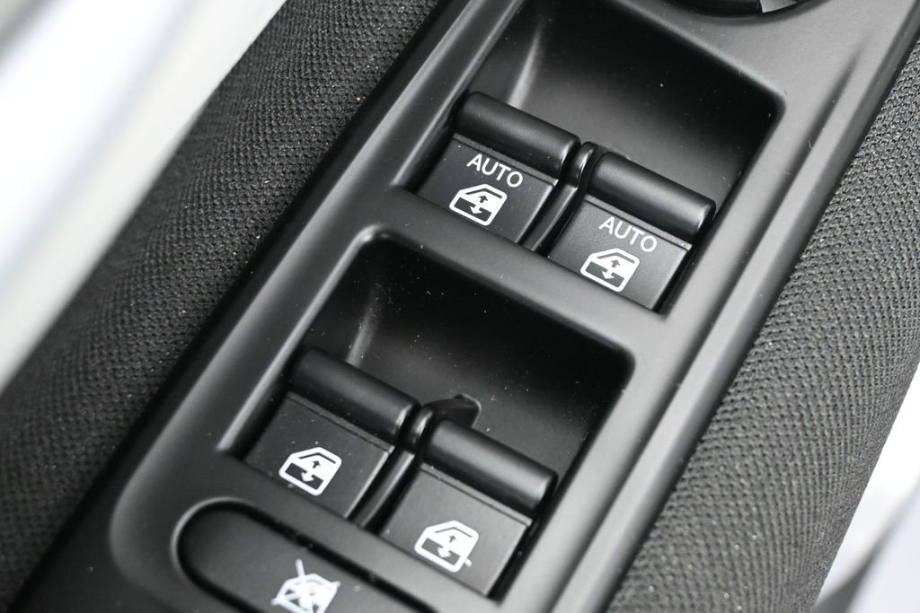 Used 2020 Jeep Renegade Latitude AWD/4WD image 13