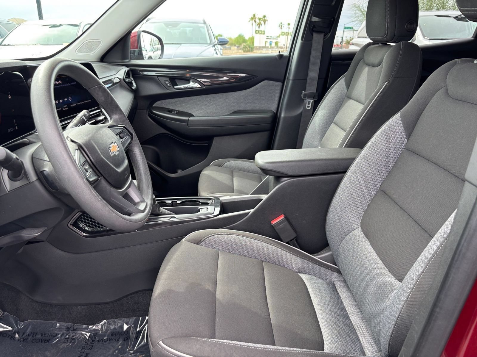 Used 2025 Chevrolet TrailBlazer LT FWD image 25