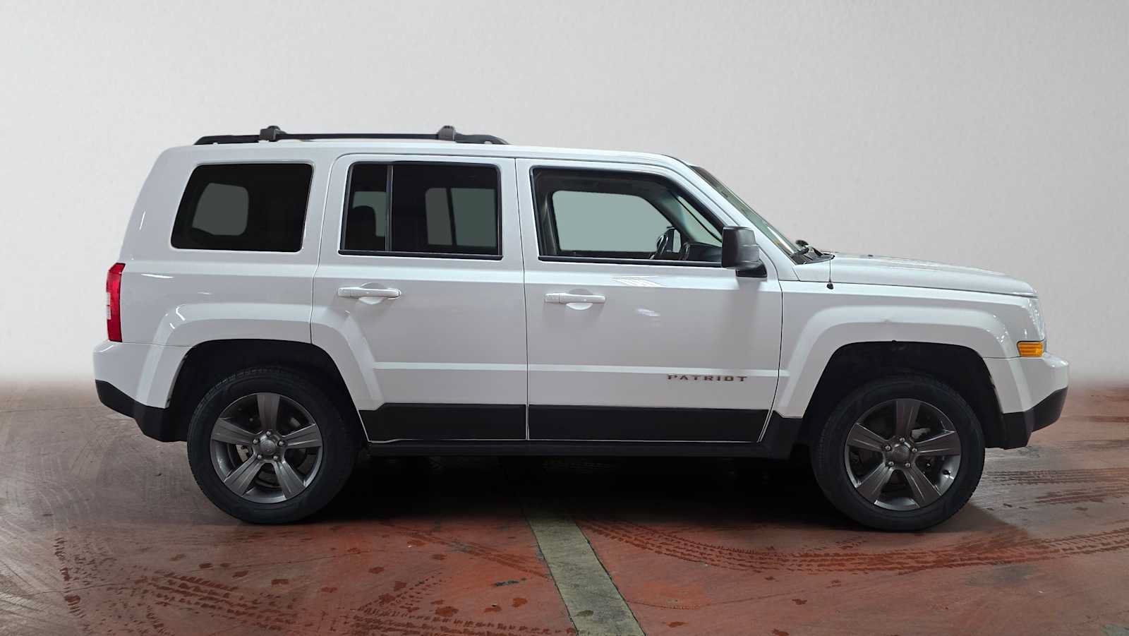 Used 2015 Jeep Patriot High Altitude AWD/4WD image 3