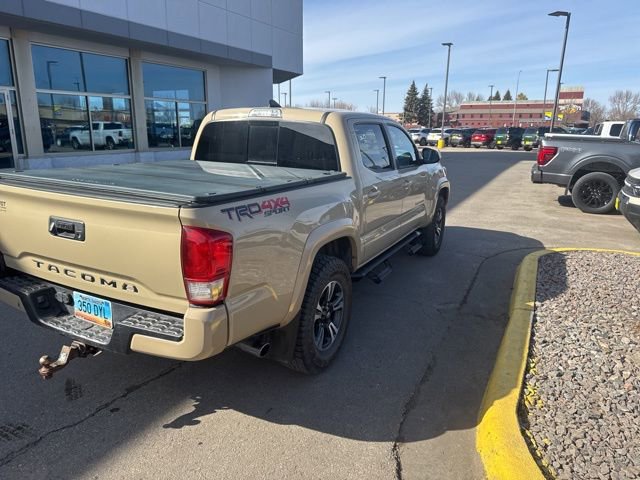 Used 2017 Toyota Tacoma TRD Sport w/ Tow Package (A/T) image 7