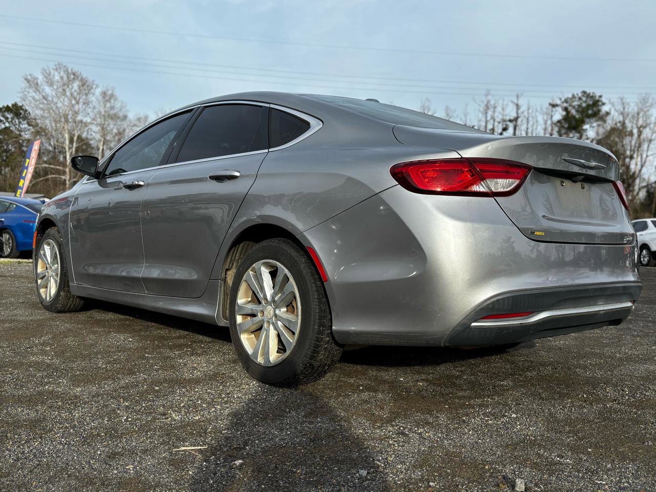 Used 2015 Chrysler 200 Limited w/ Convenience Group image 3