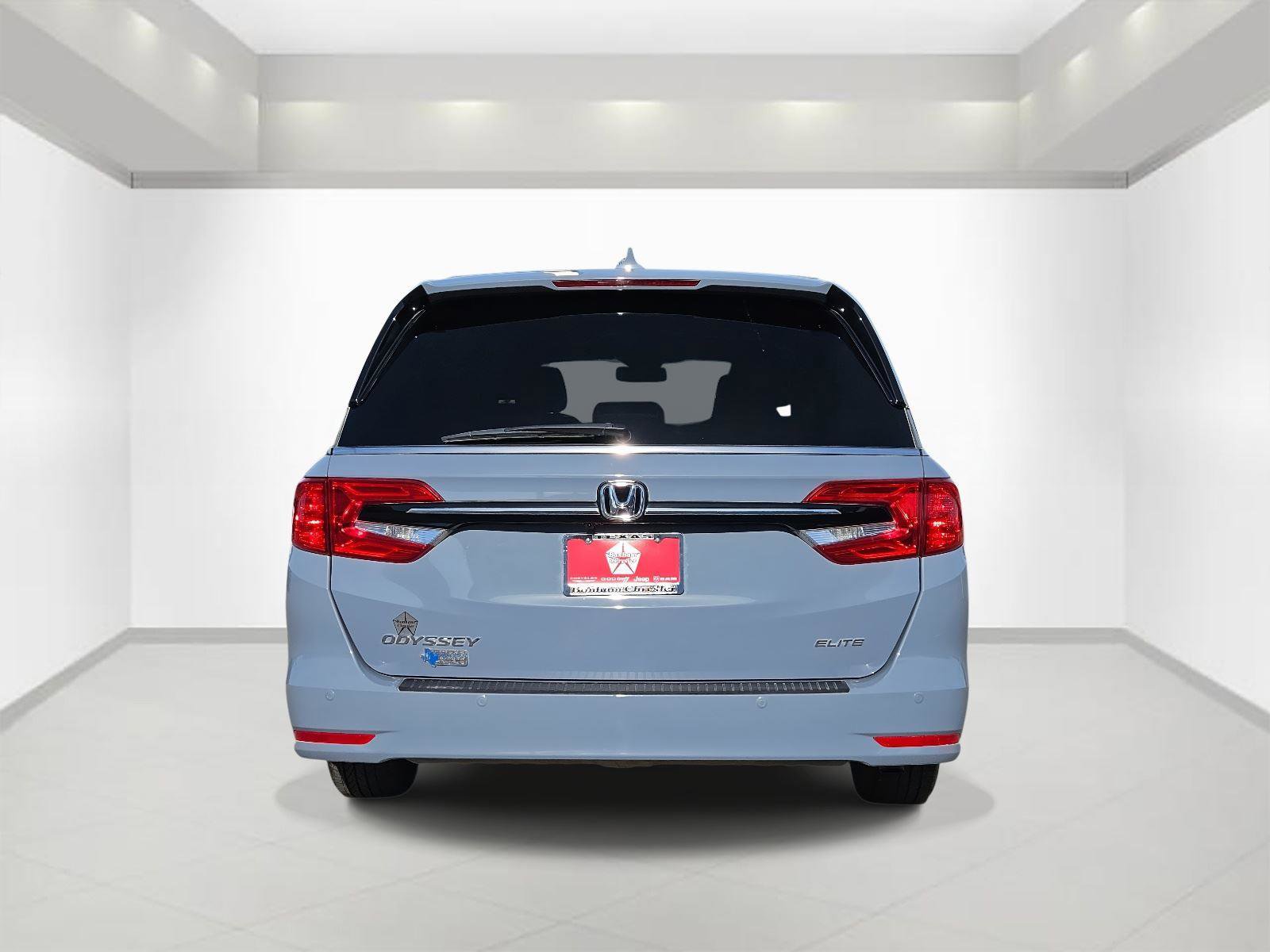 Used 2024 Honda Odyssey Elite image 5
