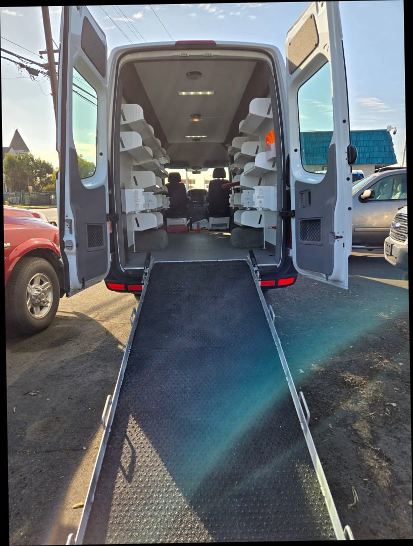 Used 2010 Mercedes-Benz Sprinter 3500 image 20