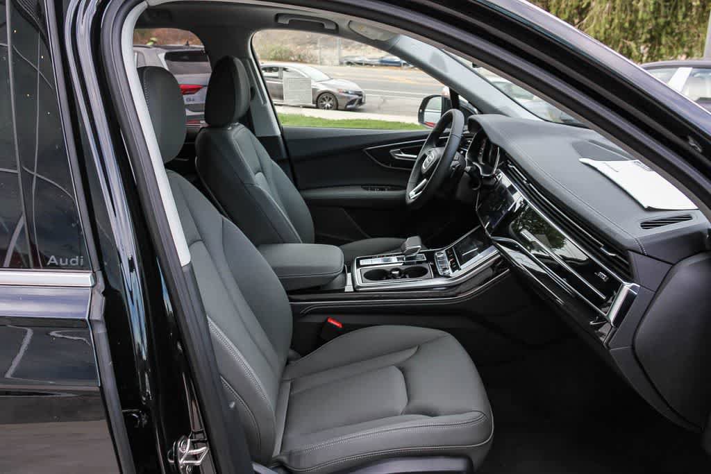Used 2025 Audi Q7 3.0T Premium Plus w/ Premium Plus Package AWD/4WD image 18