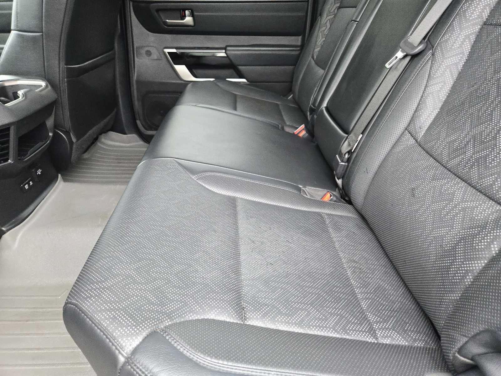 Used 2024 Toyota Tundra Limited AWD/4WD image 30
