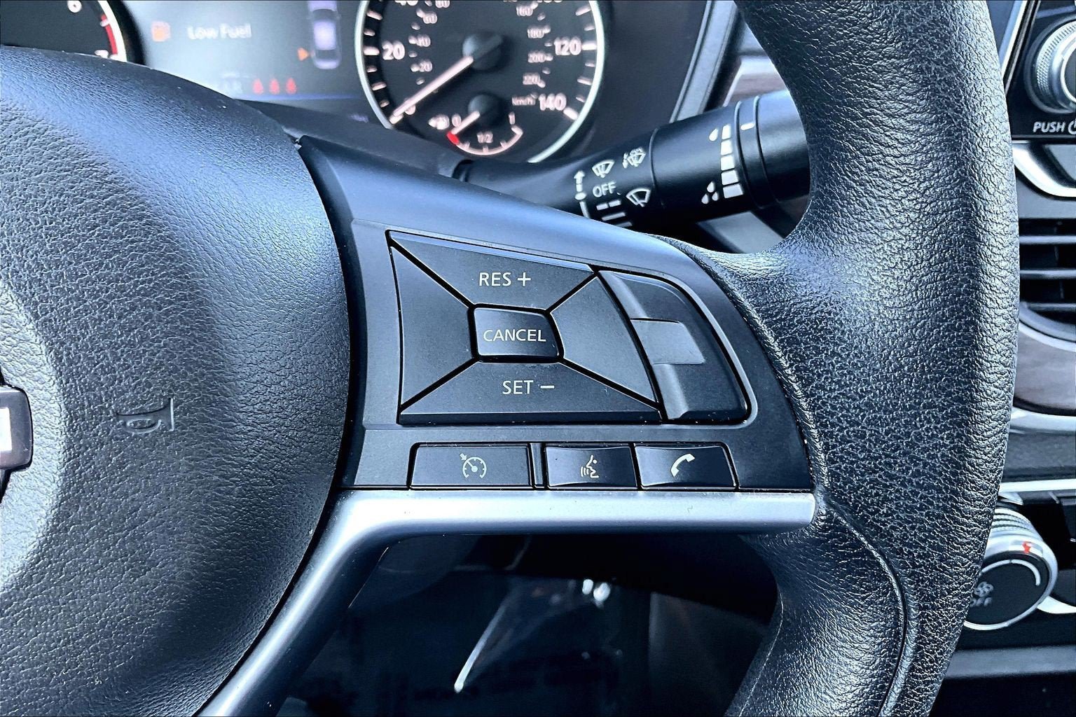Used 2024 Nissan Altima 2.5 SV AWD/4WD image 18
