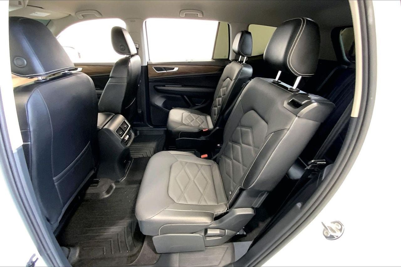 Used 2024 Volkswagen Atlas SE FWD image 19