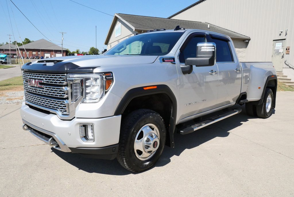 Used 2023 GMC Sierra 3500 Denali image 3