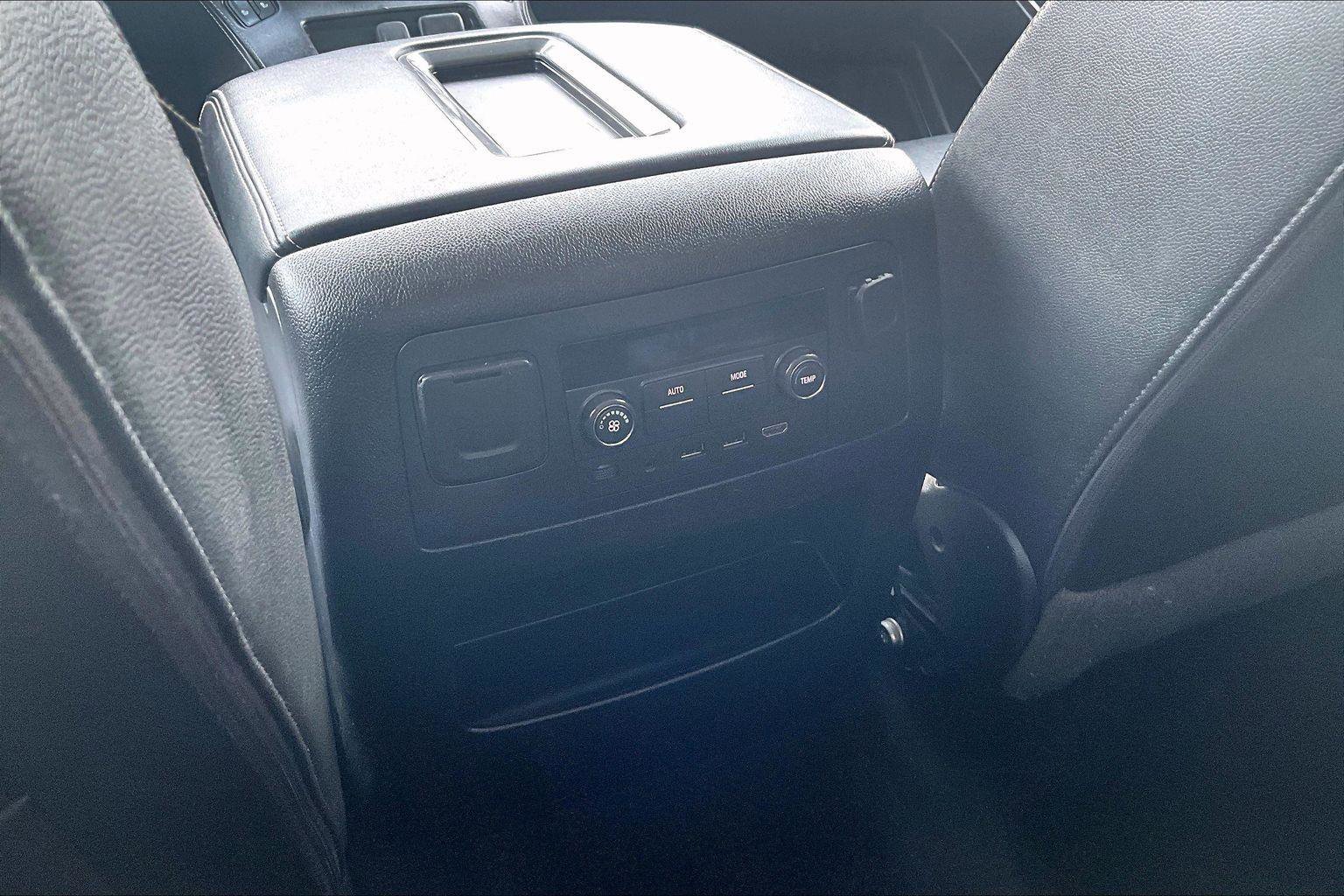 Used 2018 Chevrolet Tahoe LT AWD/4WD image 35