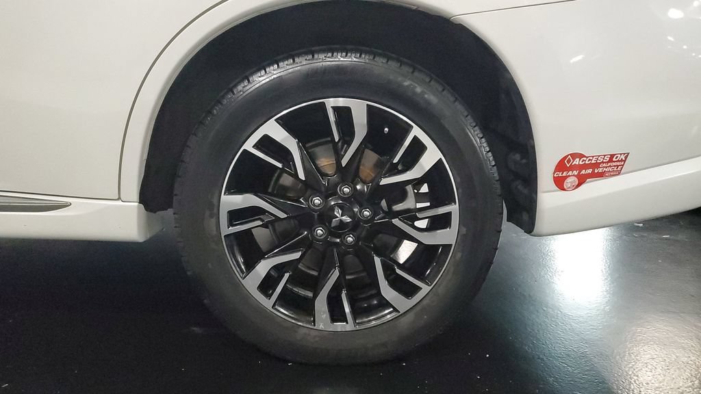 Used 2018 Mitsubishi Outlander GT AWD/4WD image 6