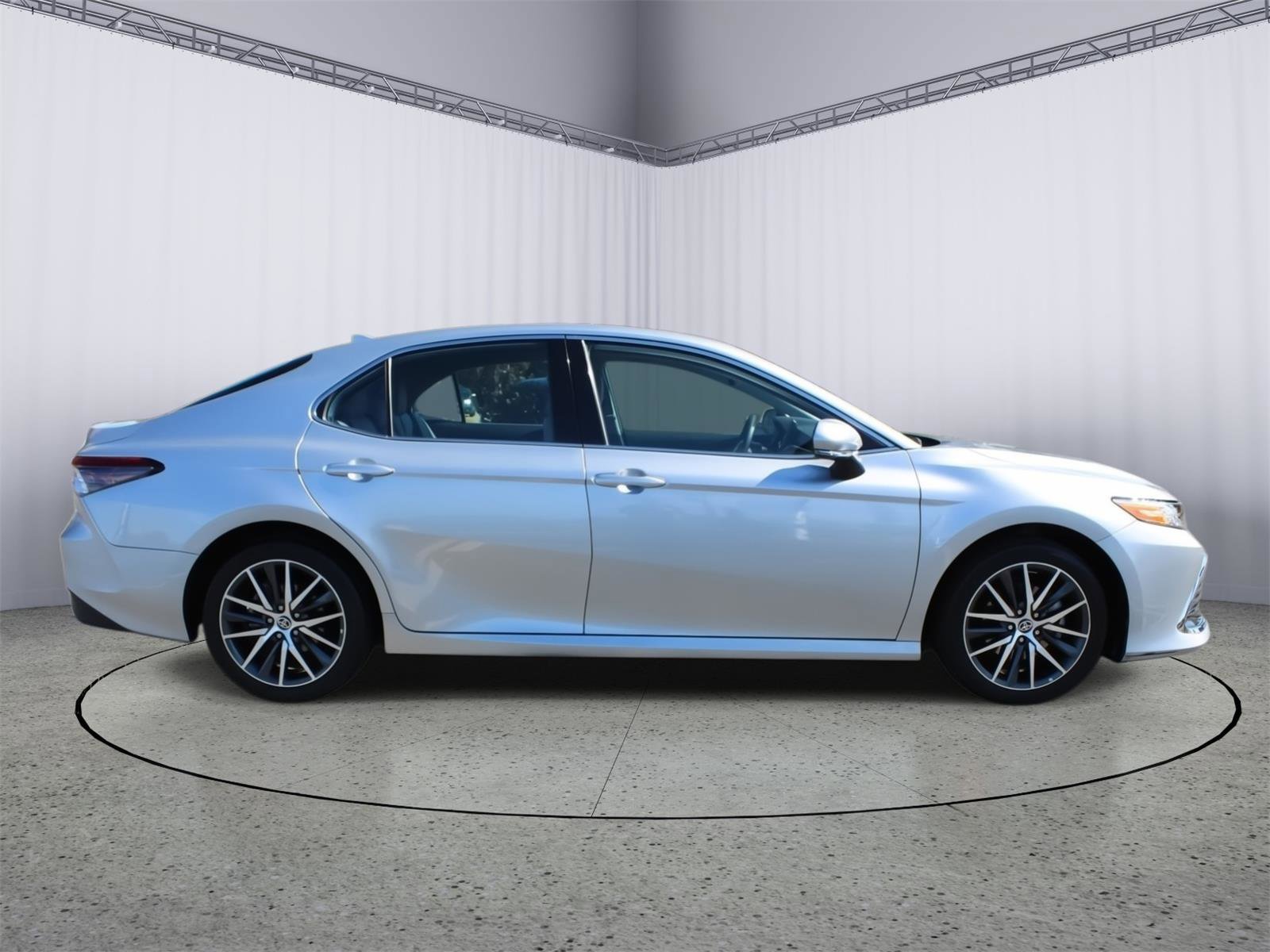 Used 2023 Toyota Camry XLE image 9