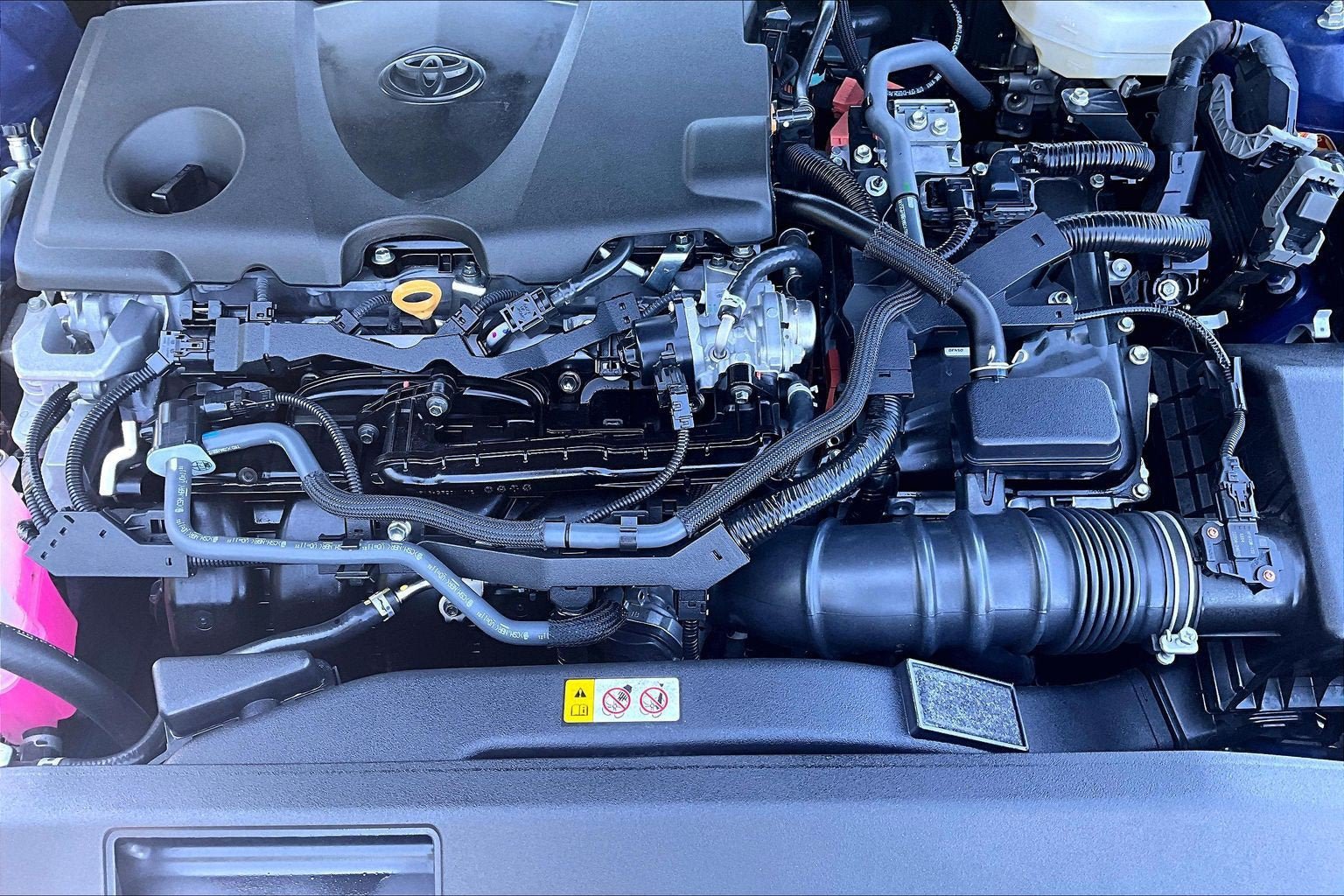 Used 2025 Toyota Camry SE w/ Convenience Package FWD image 10
