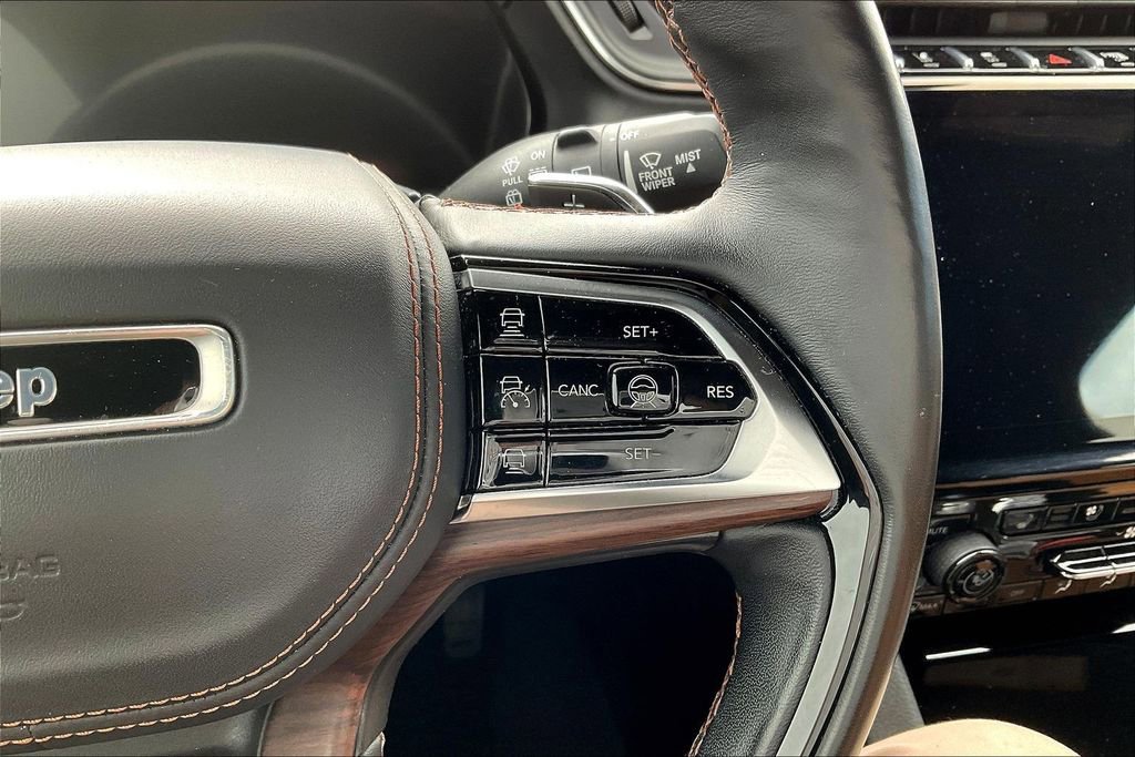 Used 2021 Jeep Grand Cherokee L Summit w/ Advanced Protech Group IV image 12