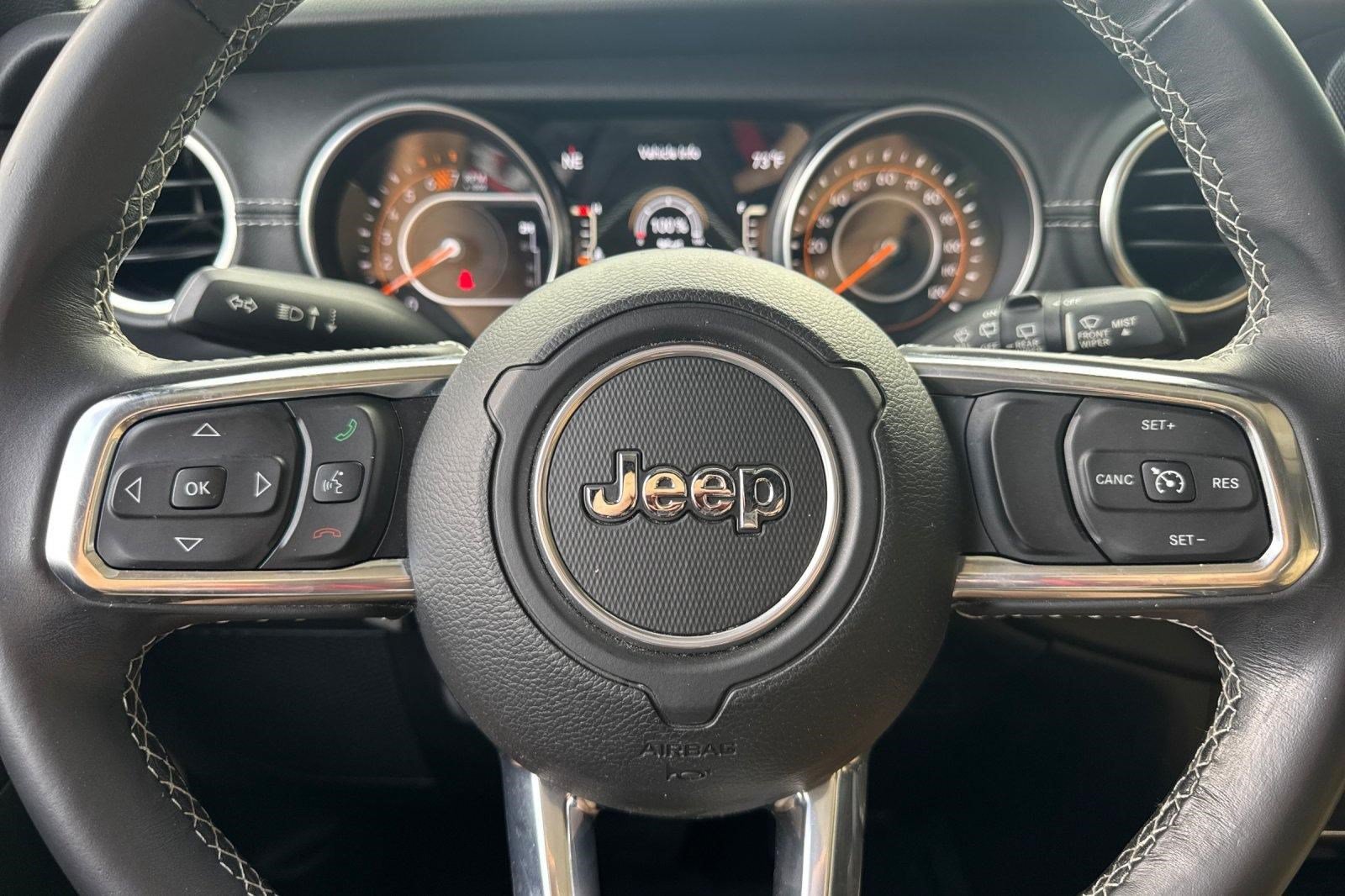 Used 2018 Jeep Wrangler Unlimited Sahara AWD/4WD image 11