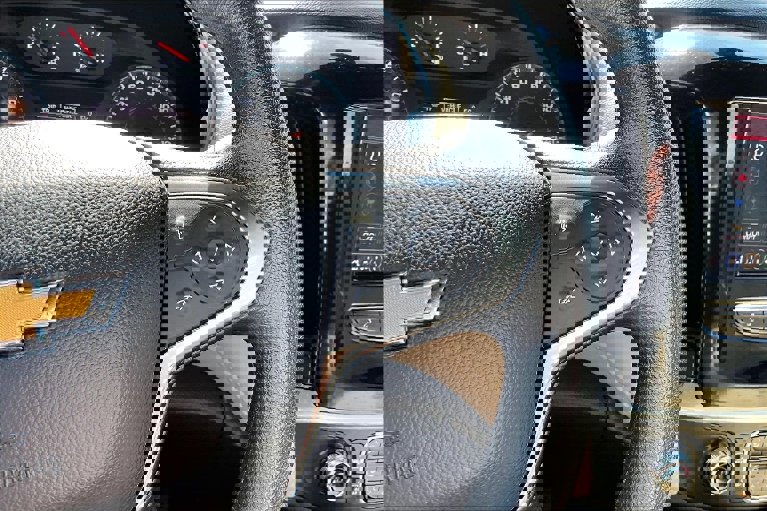 Used 2022 Chevrolet Traverse LS FWD image 23