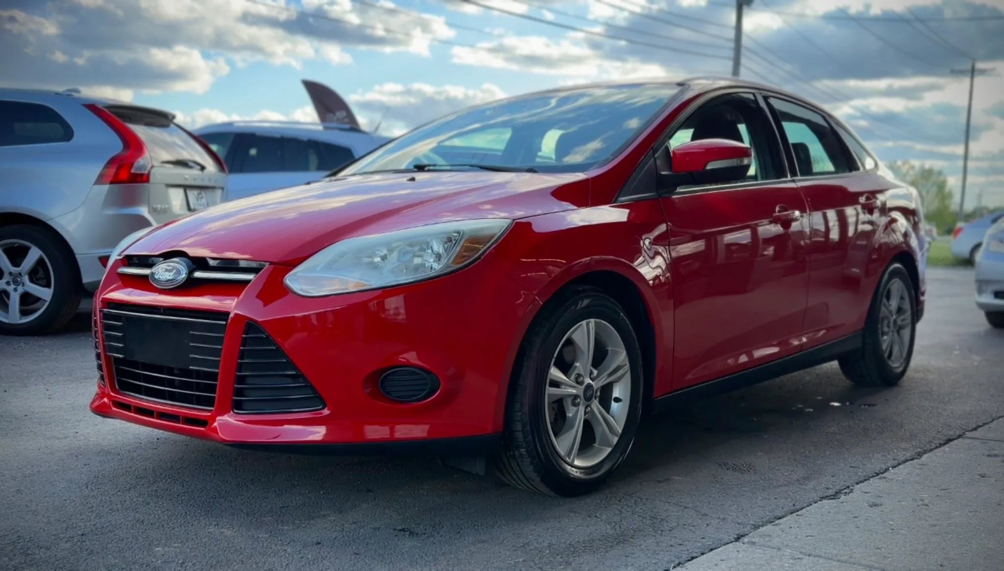 Used 2014 Ford Focus SE w/ SE Winter Package FWD image 5