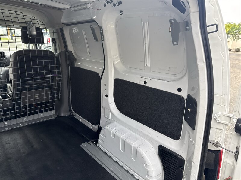 Used 2014 Nissan NV200 FWD image 20