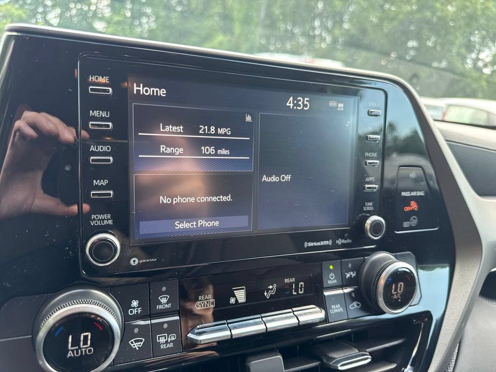 Used 2022 Toyota Highlander LE AWD/4WD image 30