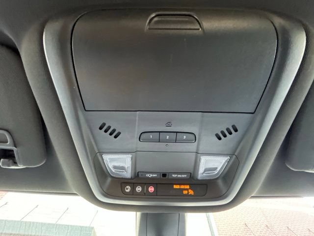 Used 2022 Buick Enclave Premium AWD/4WD image 36